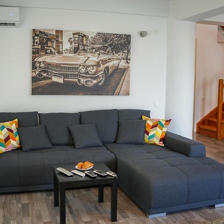 Penthouse With Huge Rooftop & Amazing City View Bucharest Exterior photo