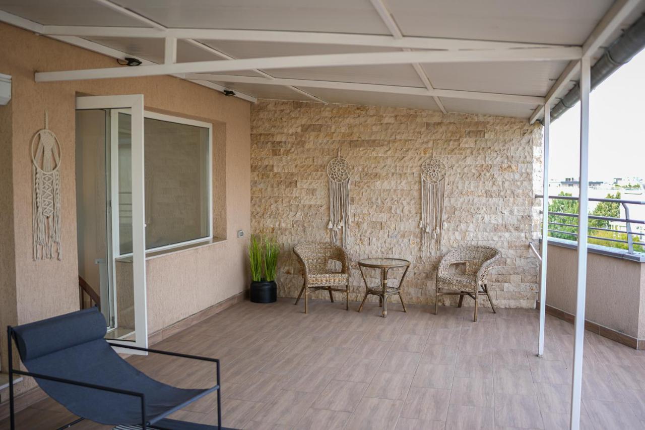 Penthouse With Huge Rooftop & Amazing City View Bucharest Exterior photo
