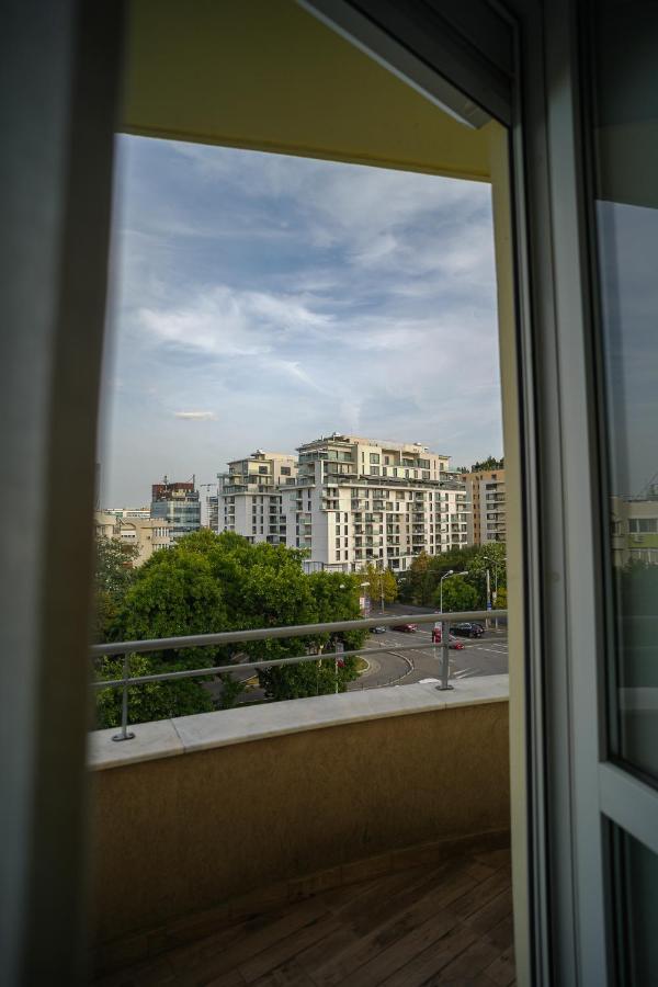 Penthouse With Huge Rooftop & Amazing City View Bucharest Exterior photo